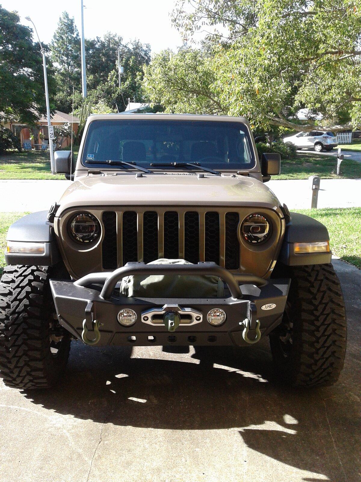 Jeep Gladiator Let’s see those front bumpers! 20200622_181158
