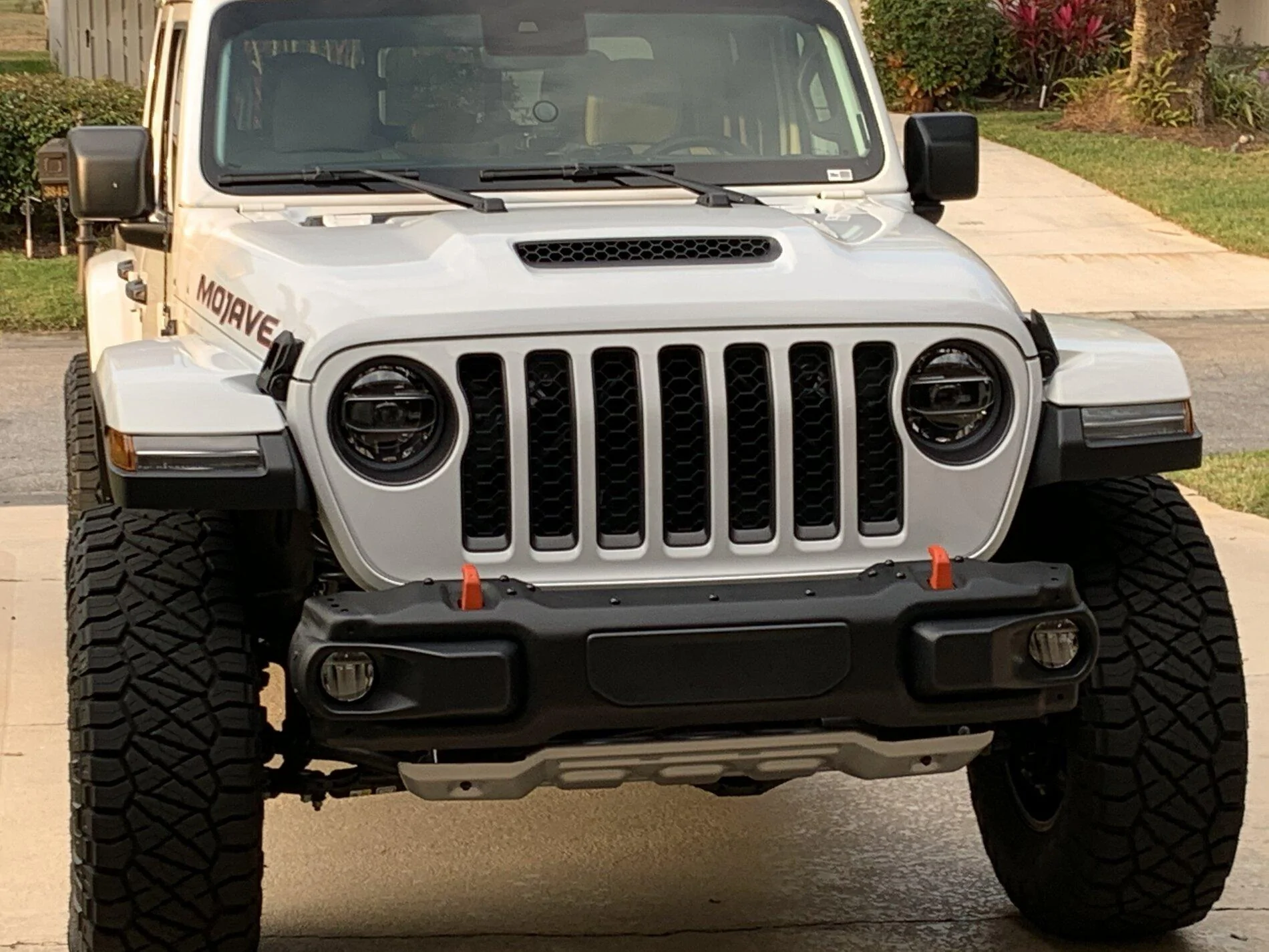Jeep Gladiator Swapping the Mojave plastic bumper with the Mopar steel bumper 66625349-717A-4D28-9F7A-3F2E955B8277