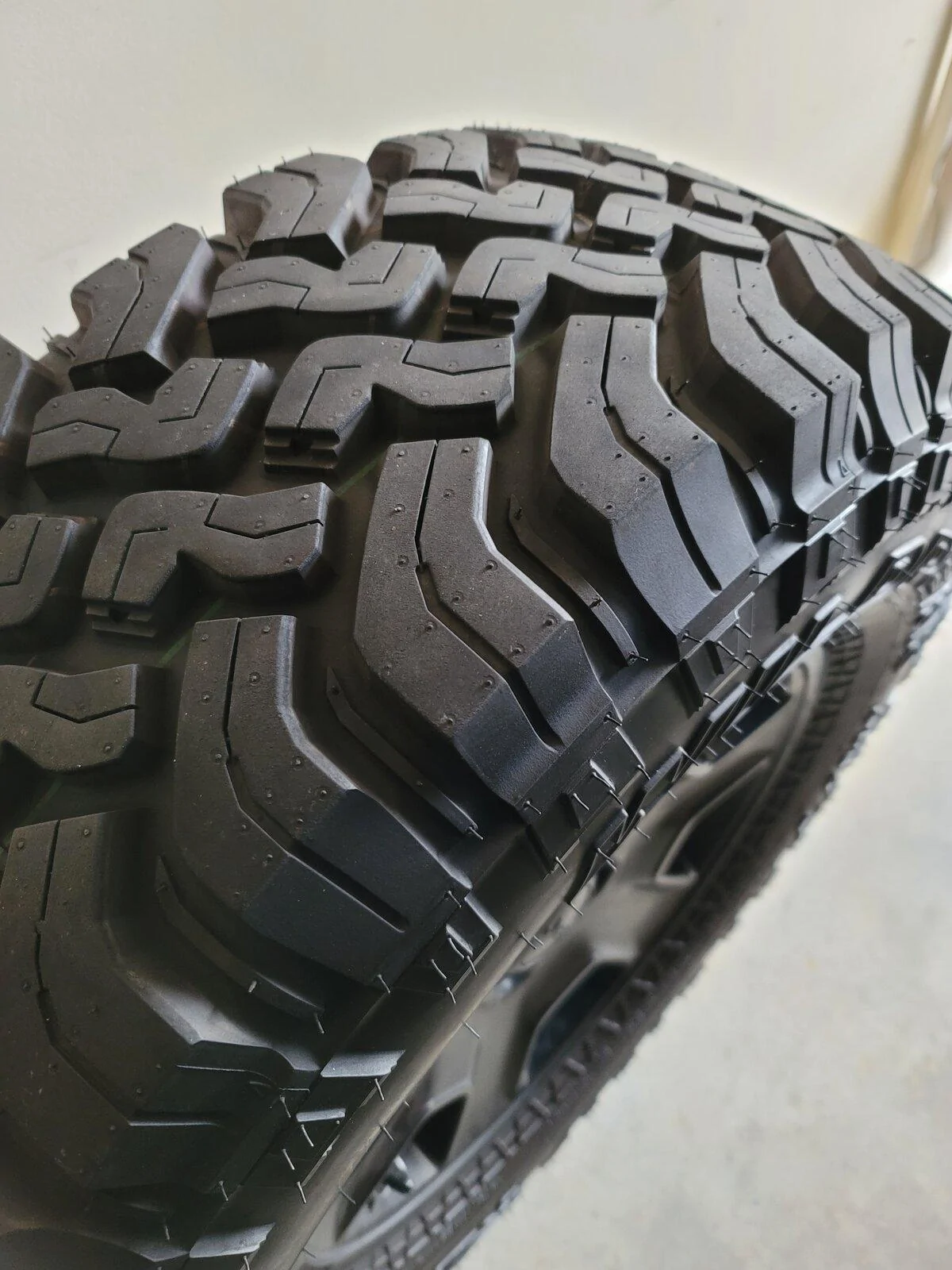Jeep Gladiator Mojave Wheels and Falken MT (no tpms) + Mopar Locking Lugs & Factory Lugs 20210113_133434