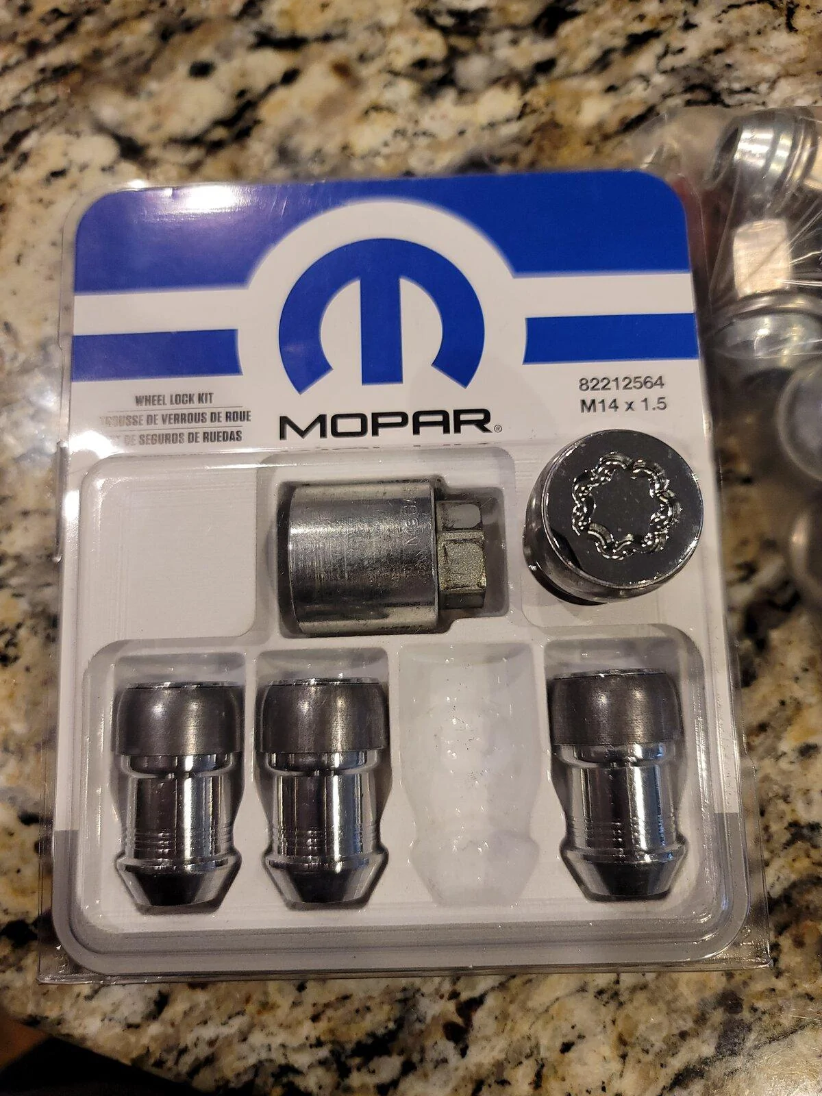 Jeep Gladiator Mojave Wheels and Falken MT (no tpms) + Mopar Locking Lugs & Factory Lugs 20210113_133755