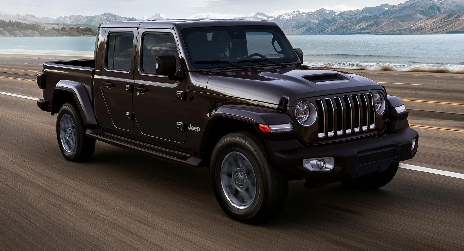 Jeep Gladiator Euro Spec Diesel Gladiator Gets Mojave Hood 2021-Jeep-Gladiator-04