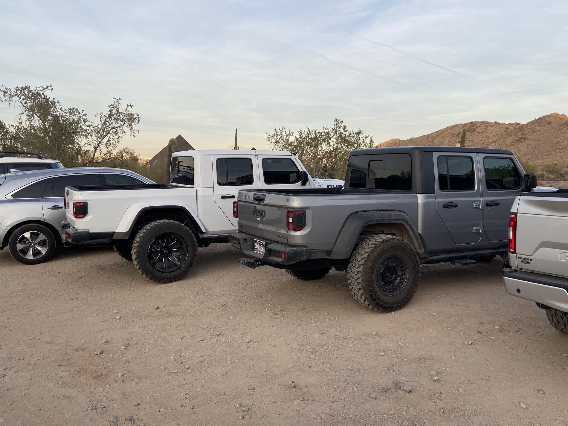 Jeep Gladiator Jeeps Parking Next To Jeeps IMG_4696.JPG