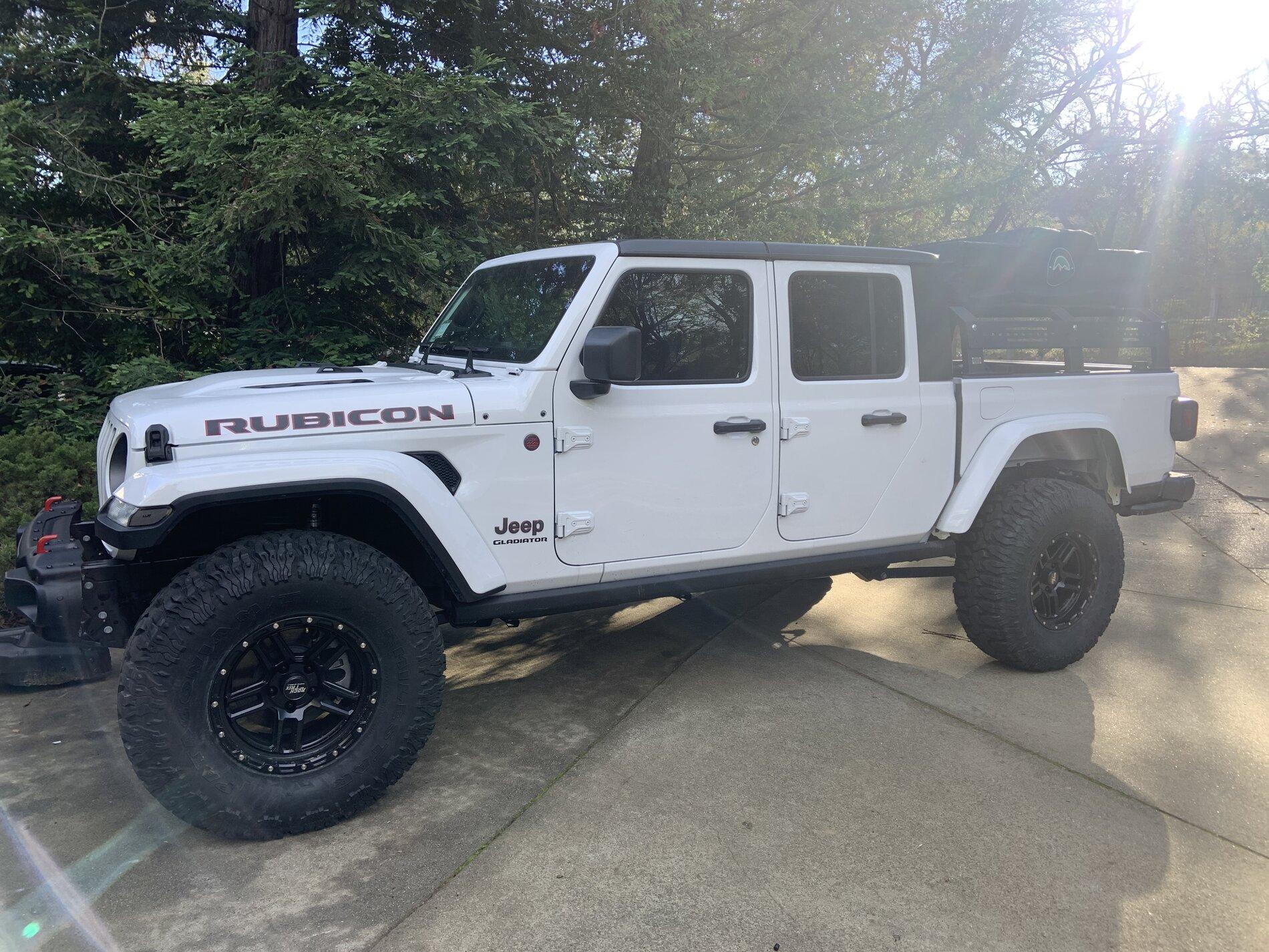 Jeep Gladiator Factory White Fender Flares for Sale IMG_2640