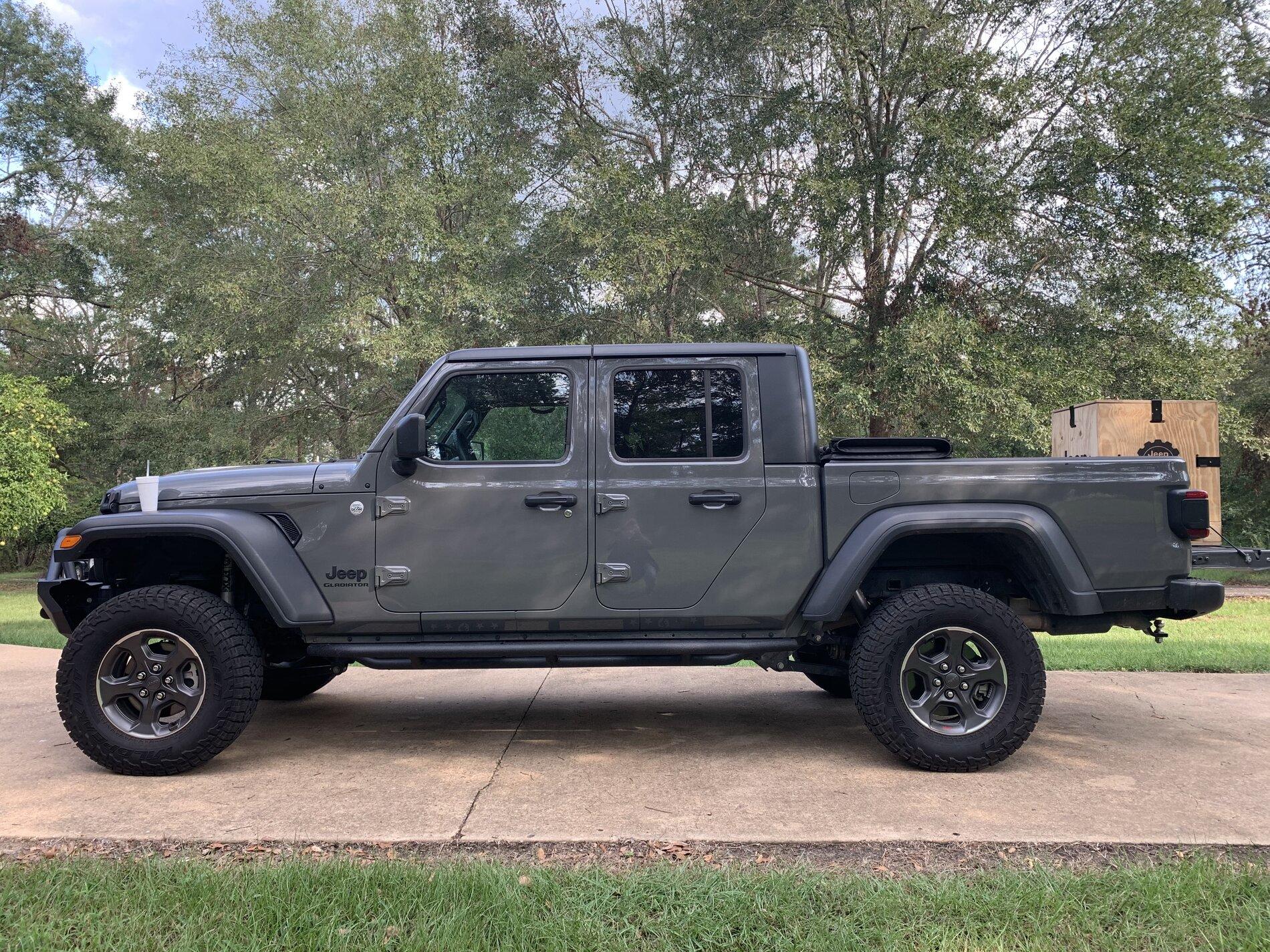 Jeep Gladiator Pictures Wanted - 35’s on 2” lift 3FE76D1A-7AC8-4646-BB9F-C9D1F72063E2