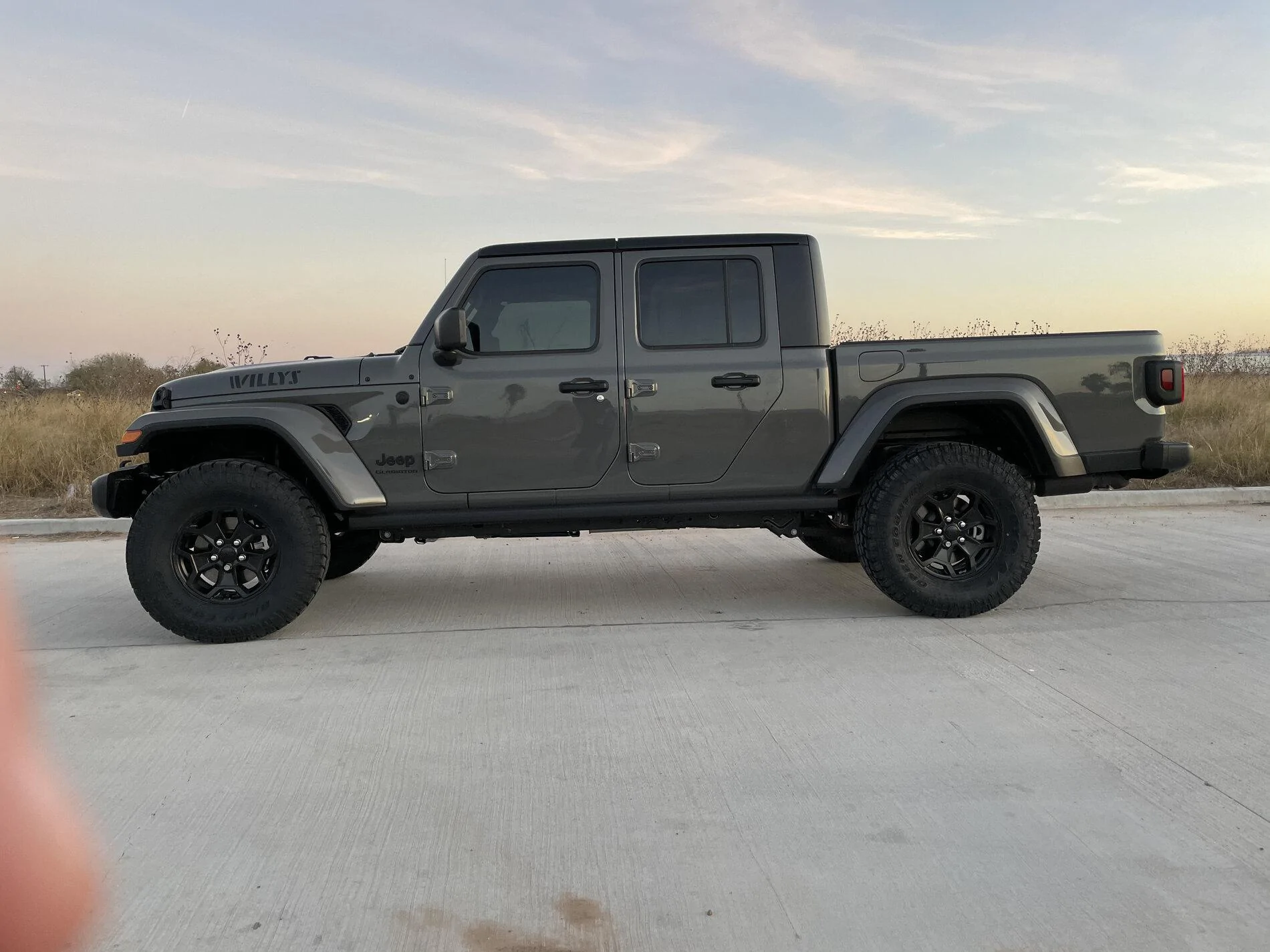 Jeep Gladiator STING GRAY Gladiator JT Club 4DB70156-EC27-4287-BD32-DBFAF282CD2D