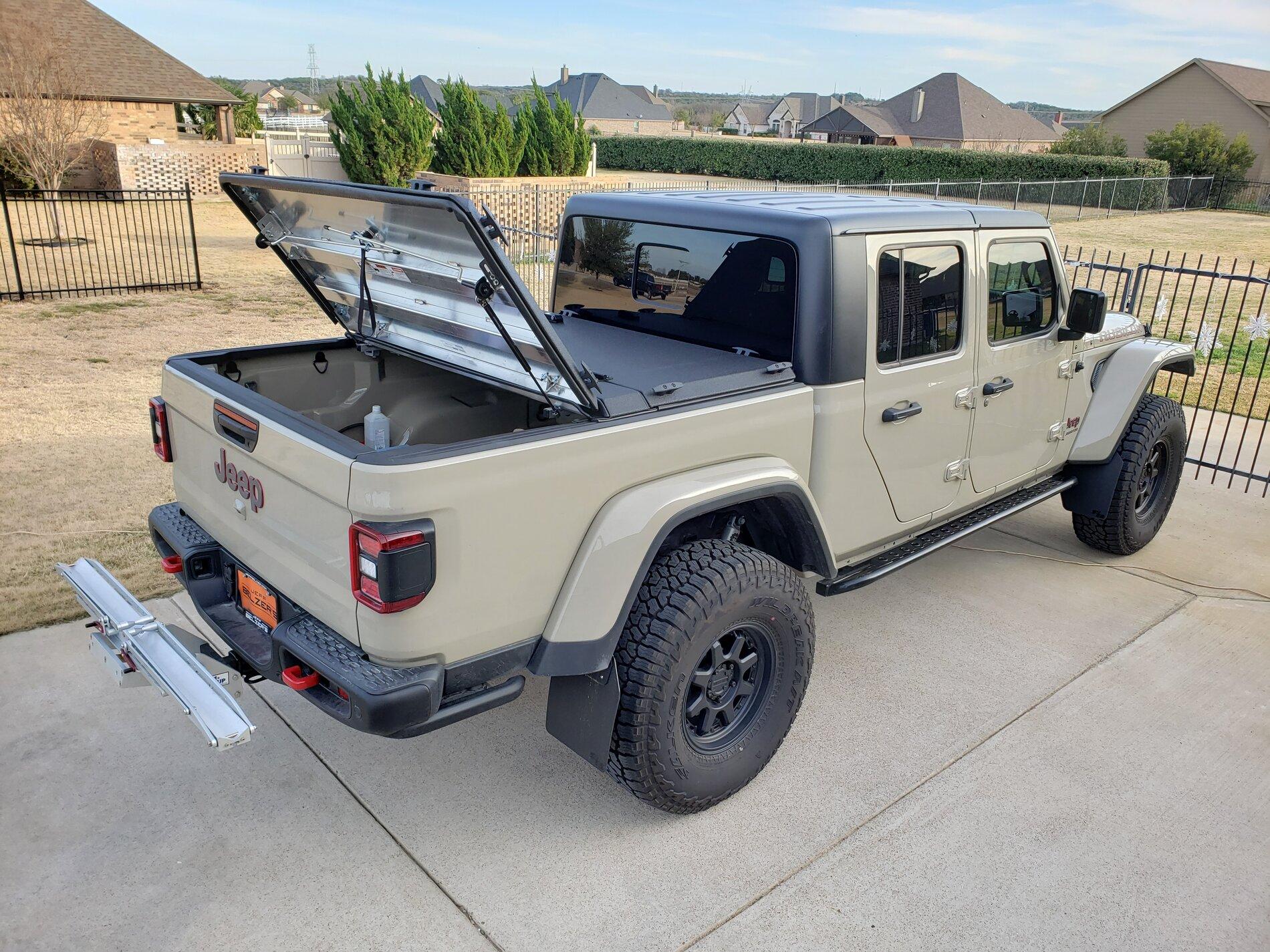 Jeep Gladiator Mountain Bikes - How are you guys carrying them?? 20210105_161730
