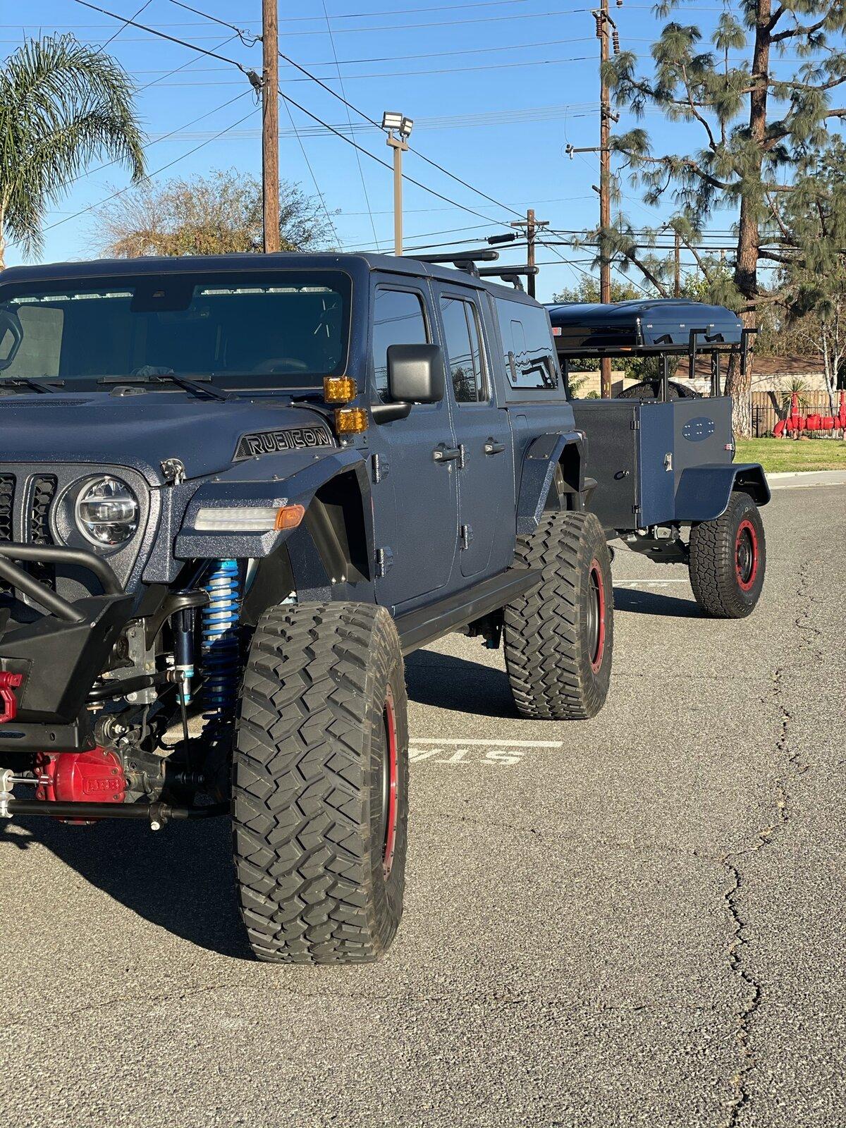 Jeep Gladiator Entire Gladiator Line-X Sprayed B070DB87-C109-410F-94EA-594EC8C3B726