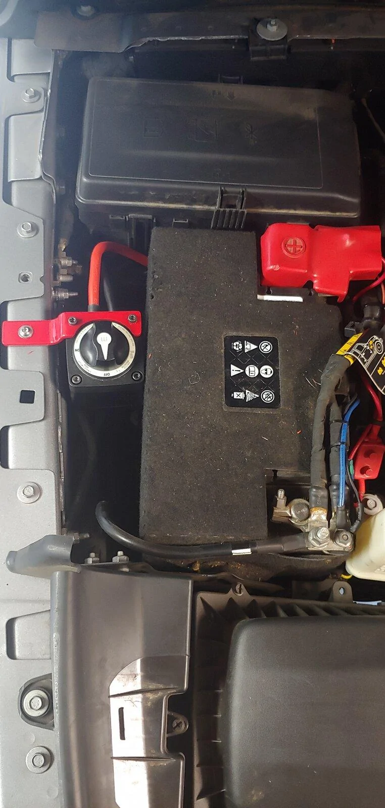 Jeep Gladiator Winch disconnect switch 1129201514_HDR