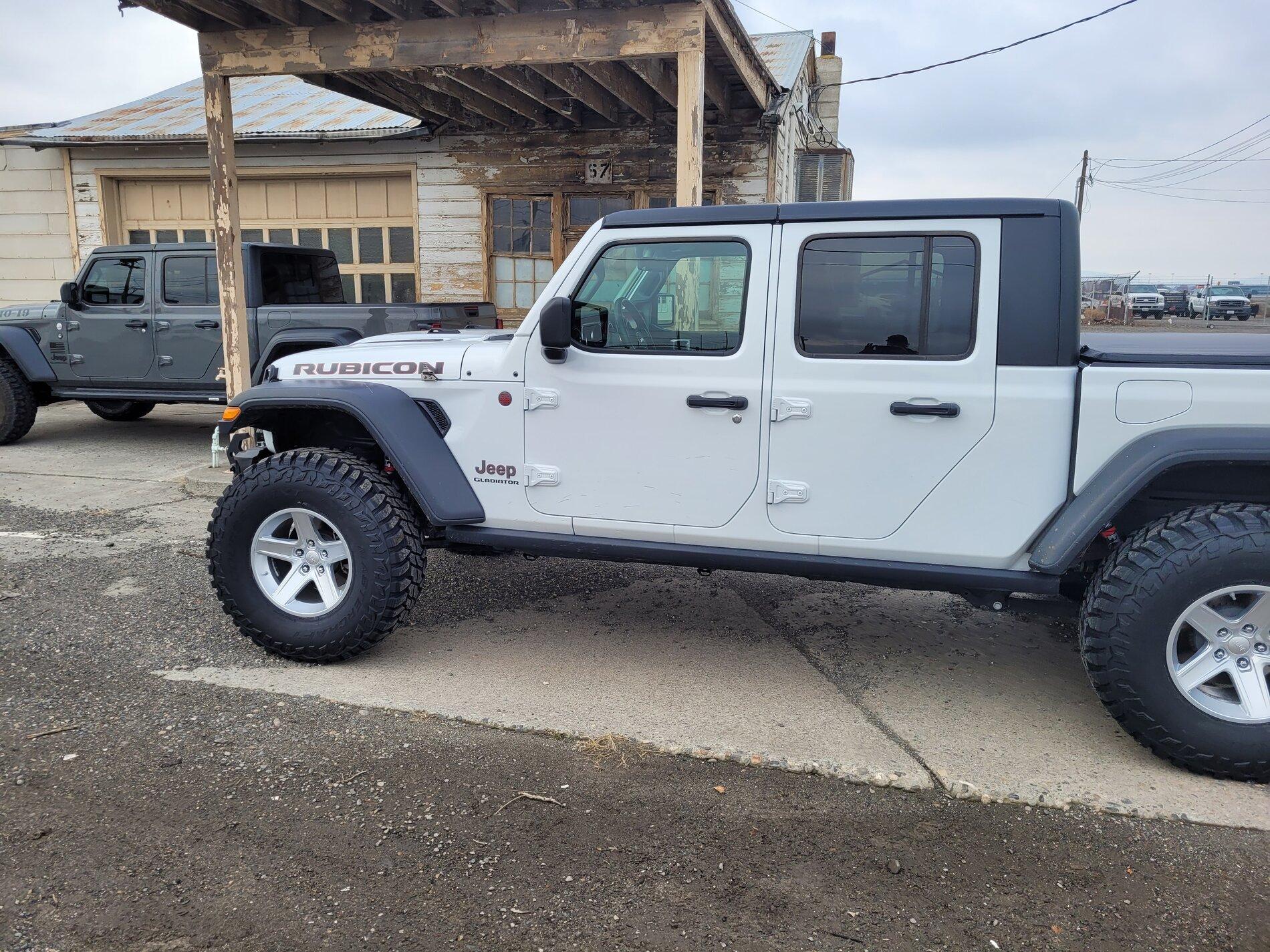 Jeep Gladiator BRIGHT WHITE Gladiator JT Club 20210116_105053