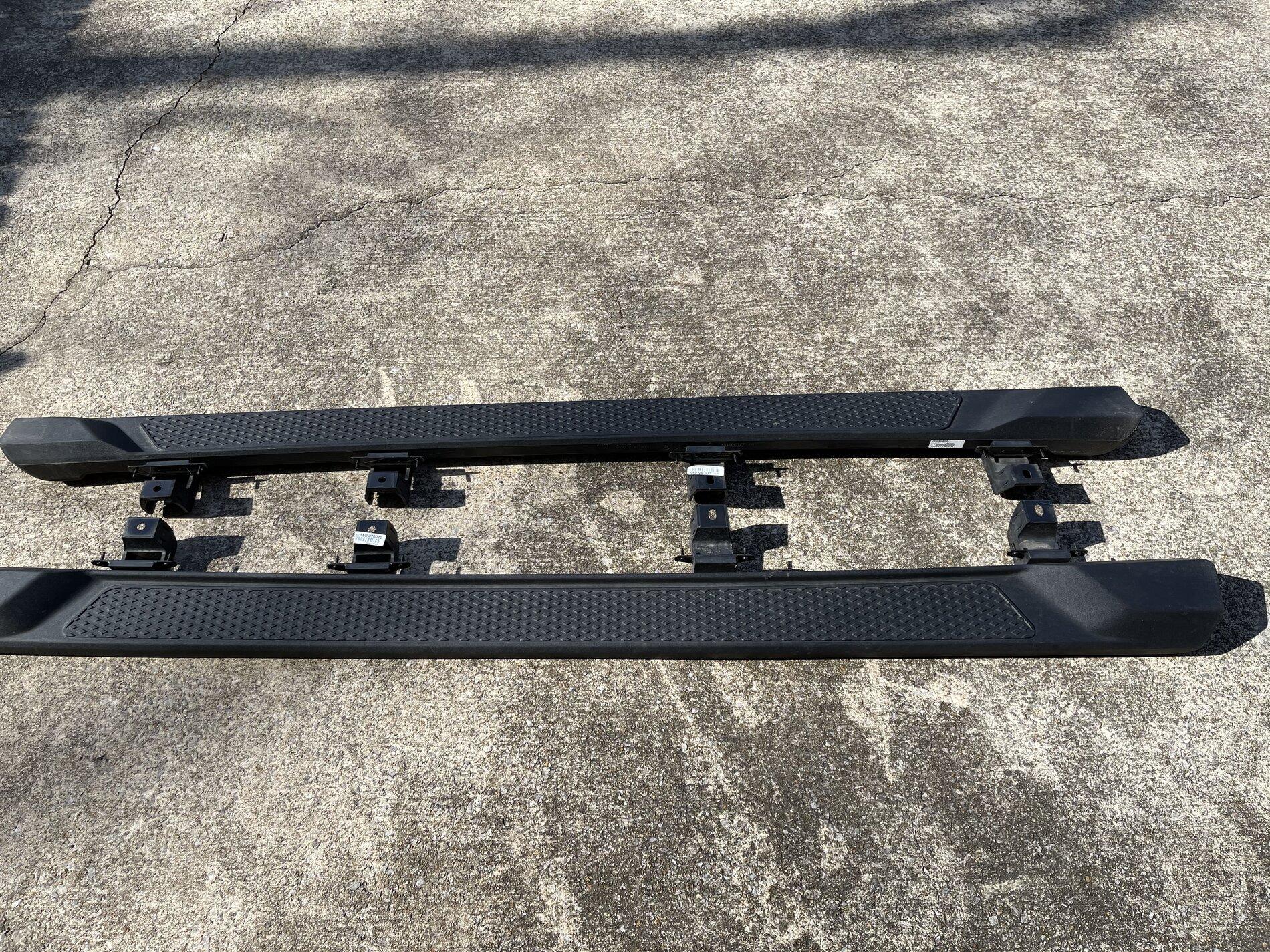 Jeep Gladiator Front Bumper and Side Steps from 2020 Jeep Gladiator Overland IMG_1716