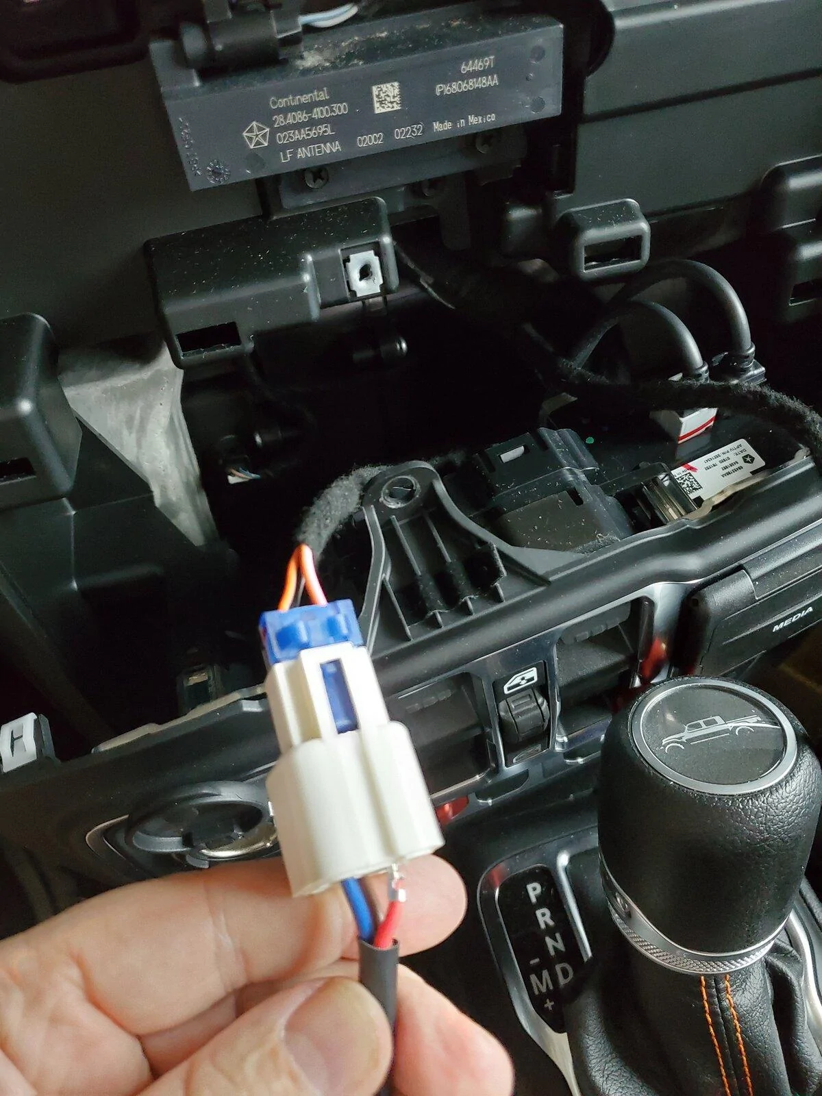 Jeep Gladiator Installed phone holder charger 20201108_114714