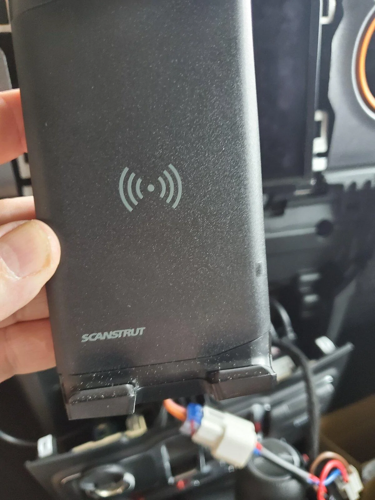 Jeep Gladiator Installed phone holder charger 20201108_114621