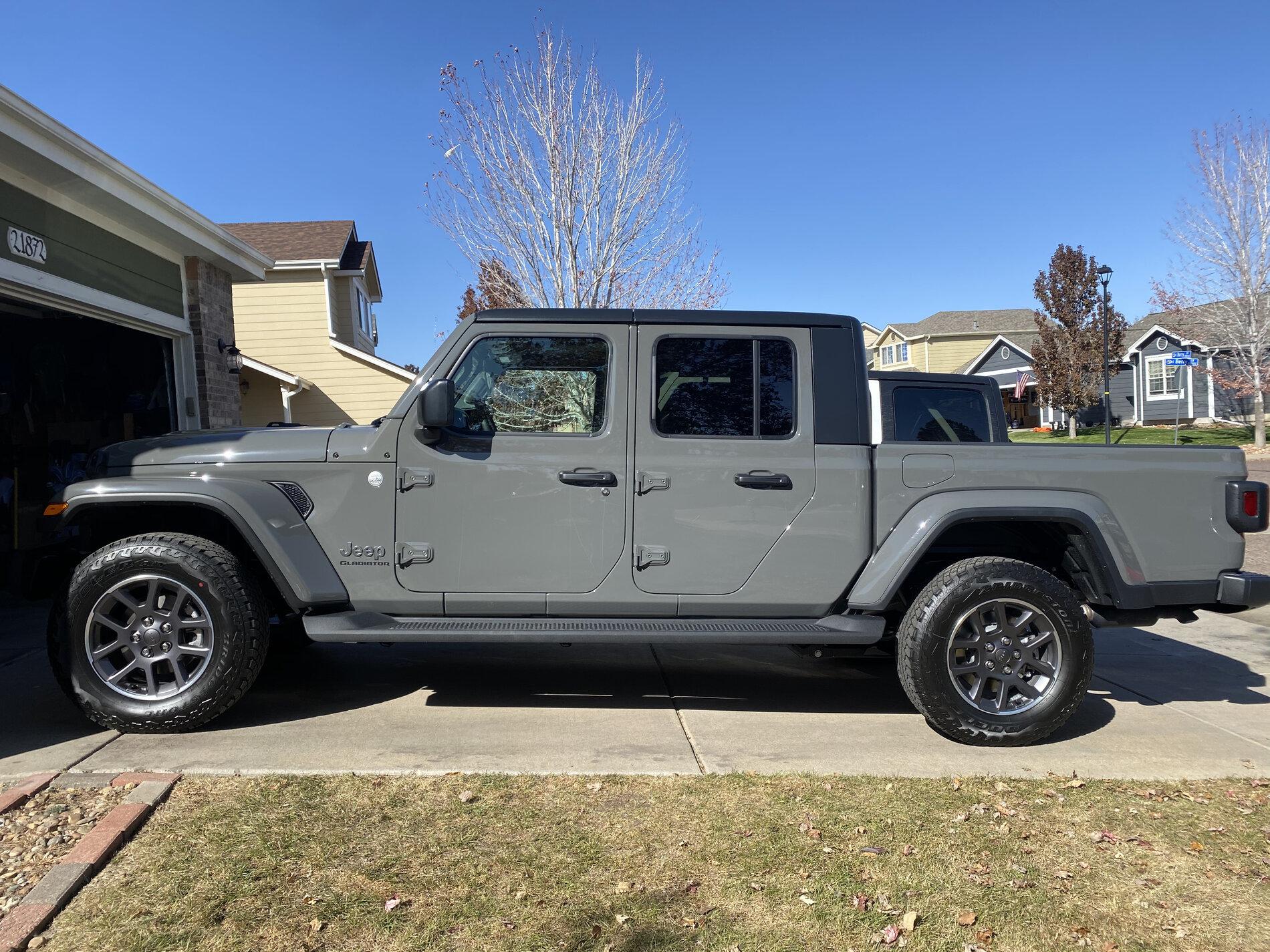 Jeep Gladiator Stock Overland / No Lift / Biggest Tire? A8C9E09E-3258-4D41-833C-96DF79C8CCB1