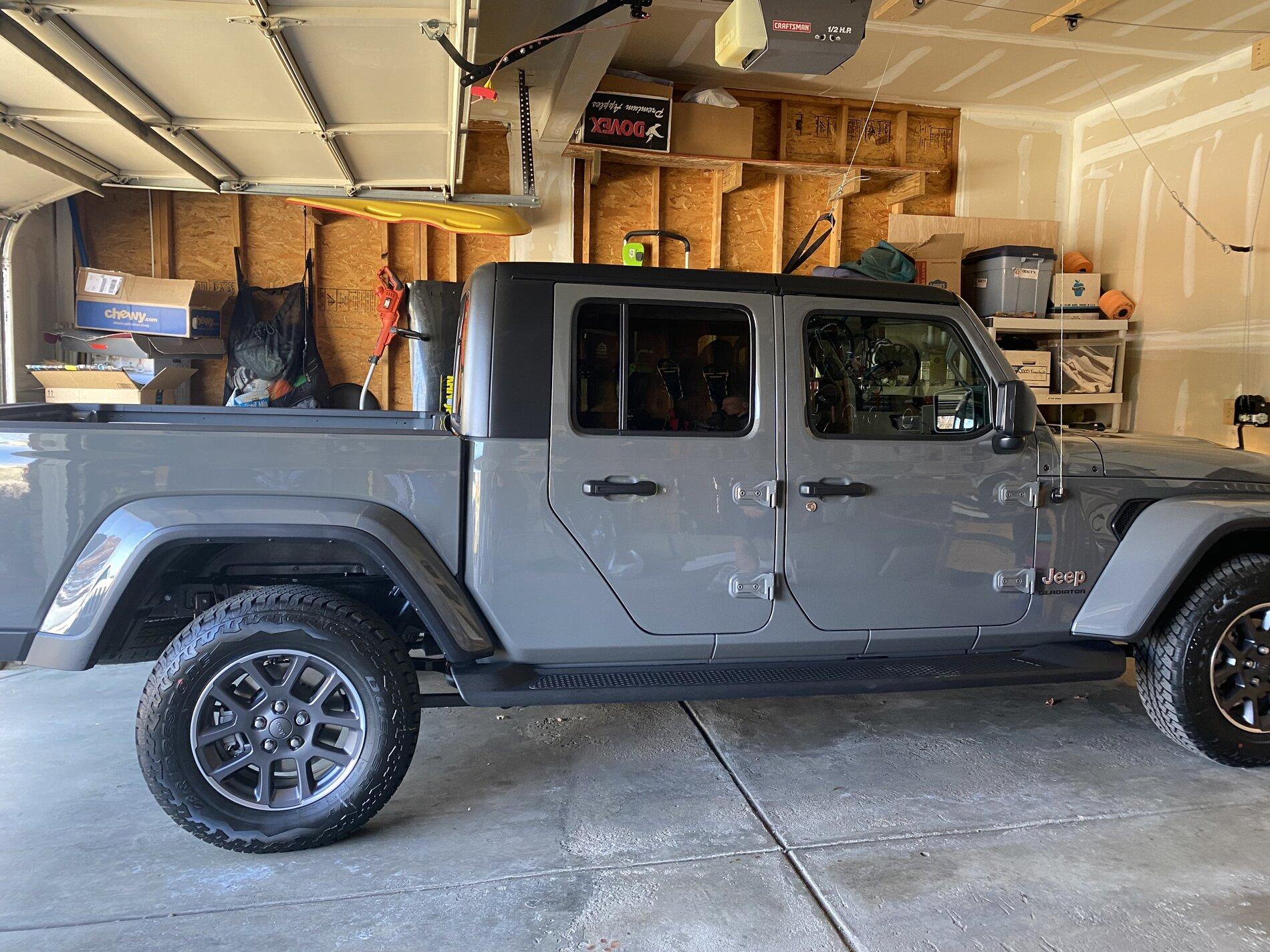 Jeep Gladiator Stock Overland / No Lift / Biggest Tire? FBC39DB2-FD0E-4886-9157-138BBCF23764