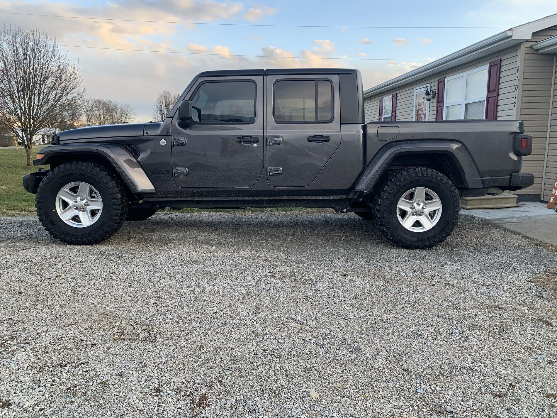 Jeep Gladiator Stock Overland / No Lift / Biggest Tire? A0D5F66D-DFC5-4AA1-8471-73047FB5F745