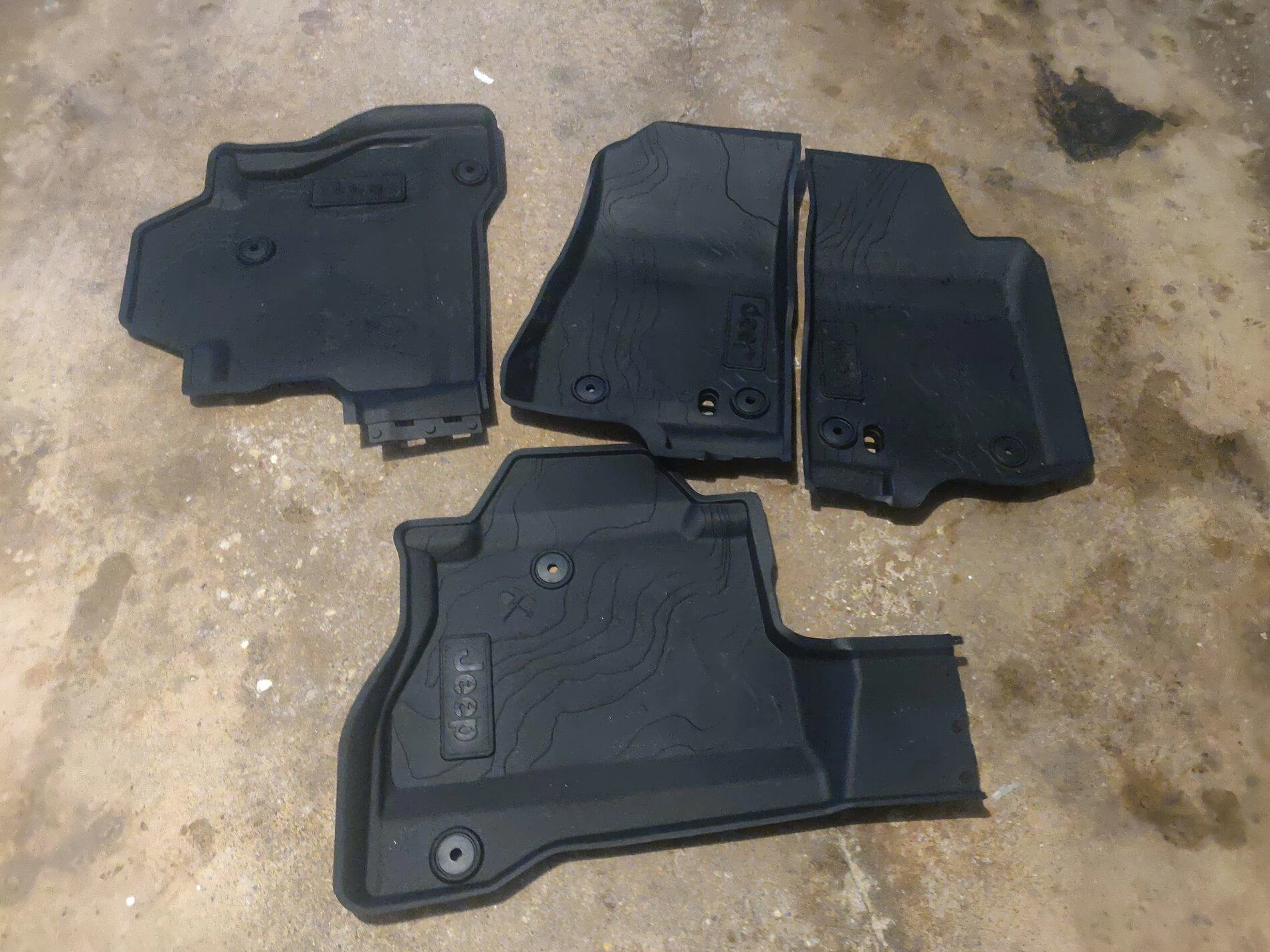 Jeep Gladiator Slush mats 90$ IMG_20210118_105931