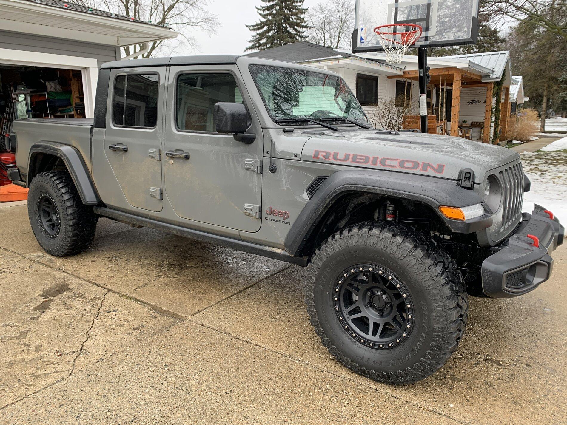 Jeep Gladiator SHOW ME YOUR WHEELS! 46C0A86D-6DE7-4AB7-A6B9-C882745E0967