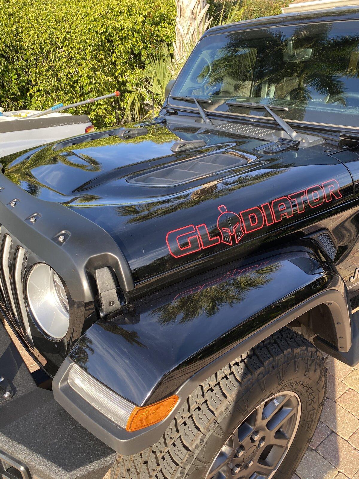 Jeep Gladiator Gladiator Hood 4ECC825E-CA2B-4395-A3A4-0E6480DC3E9A