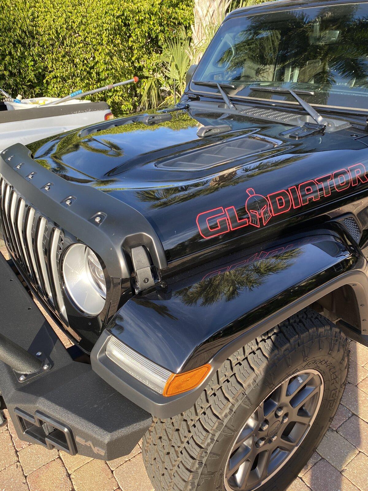 Jeep Gladiator Max tow with or without hood “Gladiator” stickers? E72DA189-1321-4F01-9554-5B9C5A50974D