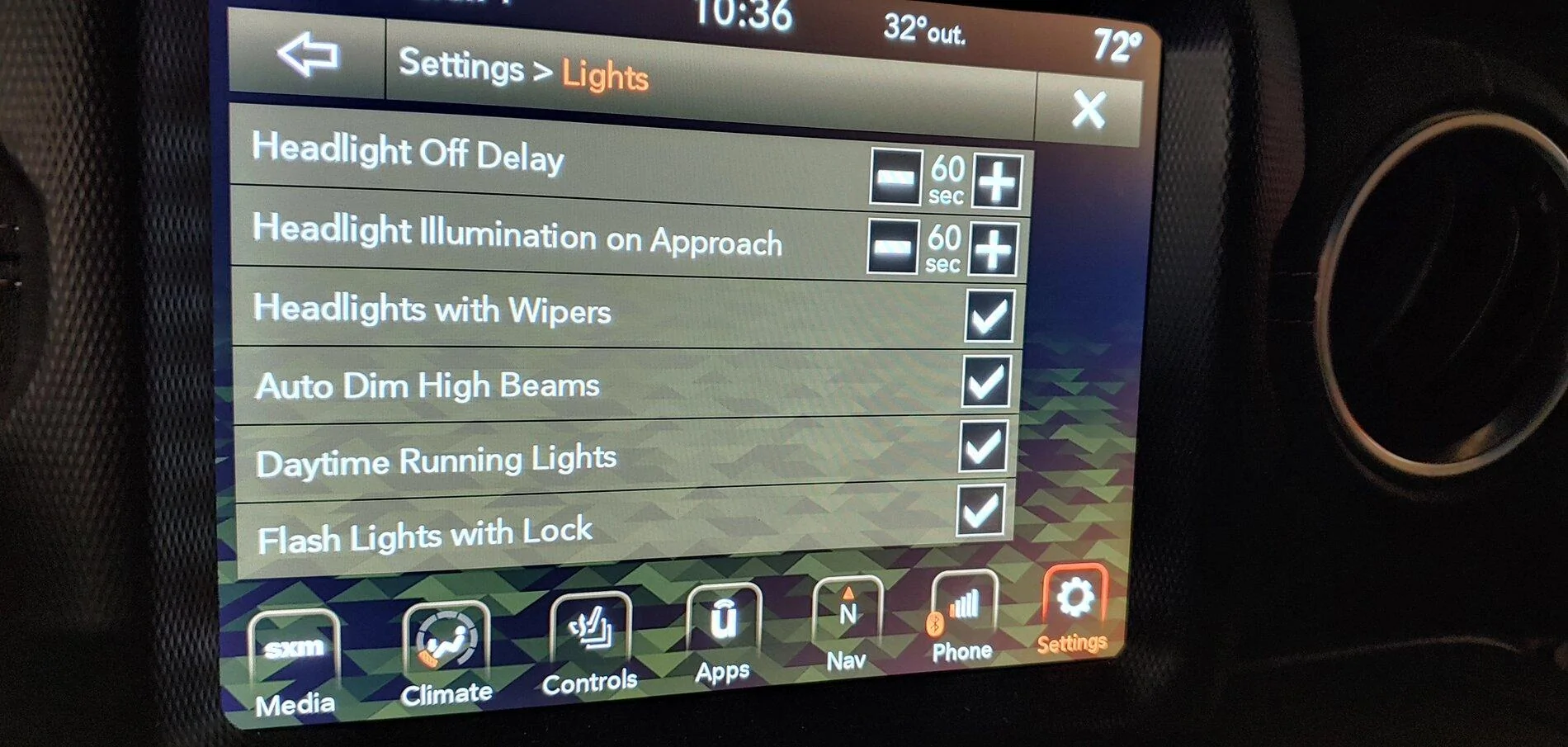 Jeep Gladiator Enabling auto high beam 20210111_103653_HDR