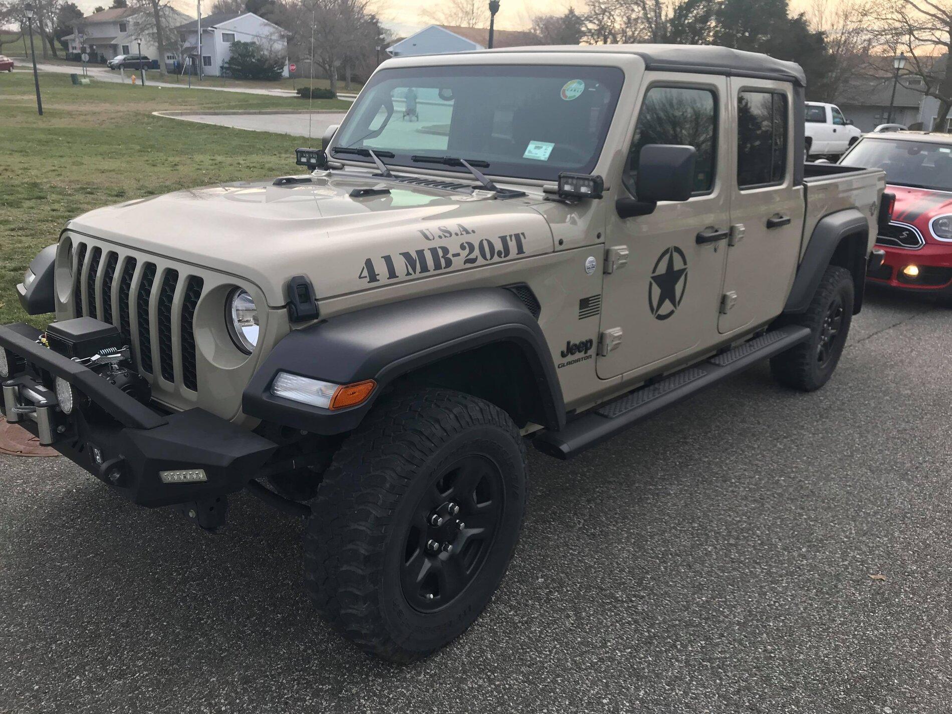 Jeep Gladiator Sandy Cane - Army Themed Service & Show Truck 133938316_399342427952202_837278608372485060_n