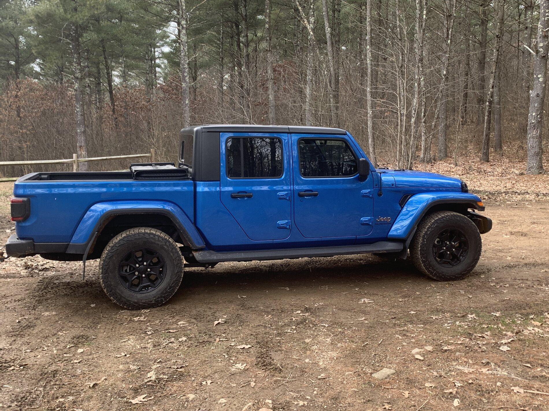 Jeep Gladiator HYDRO BLUE PEARL Gladiator JT Club DC7D6921-EFB2-4F01-80FC-F4589EB21436
