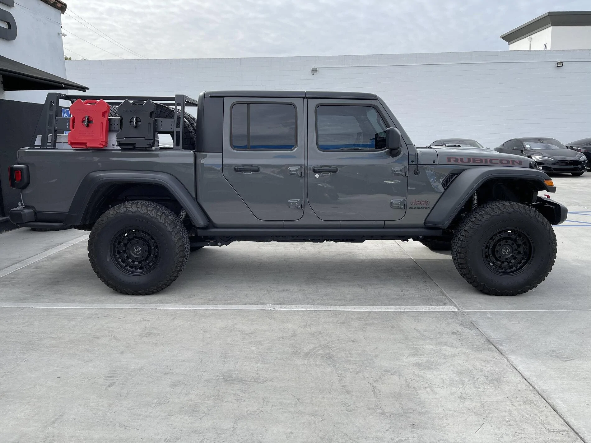 Jeep Gladiator 17" Black Rhino Arsenal Plus 37" BF GoodRich Tires IMG_0287