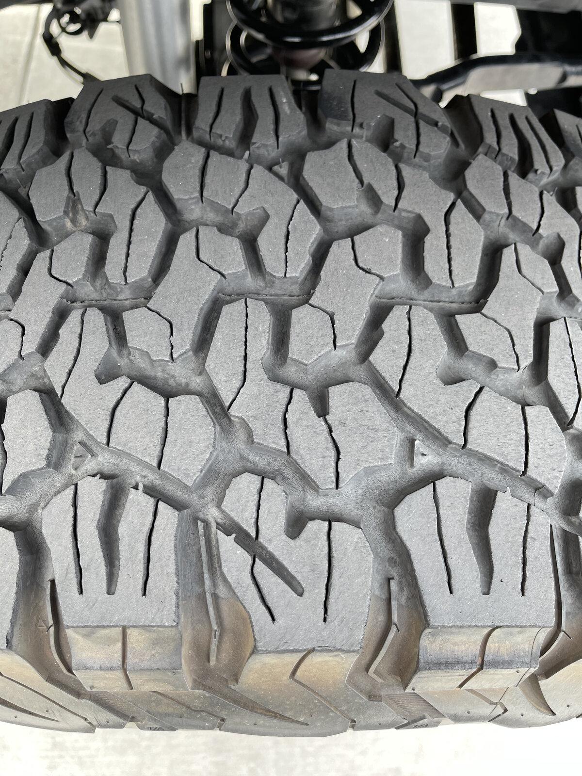 Jeep Gladiator 17" Black Rhino Arsenal Plus 37" BF GoodRich Tires IMG_0291