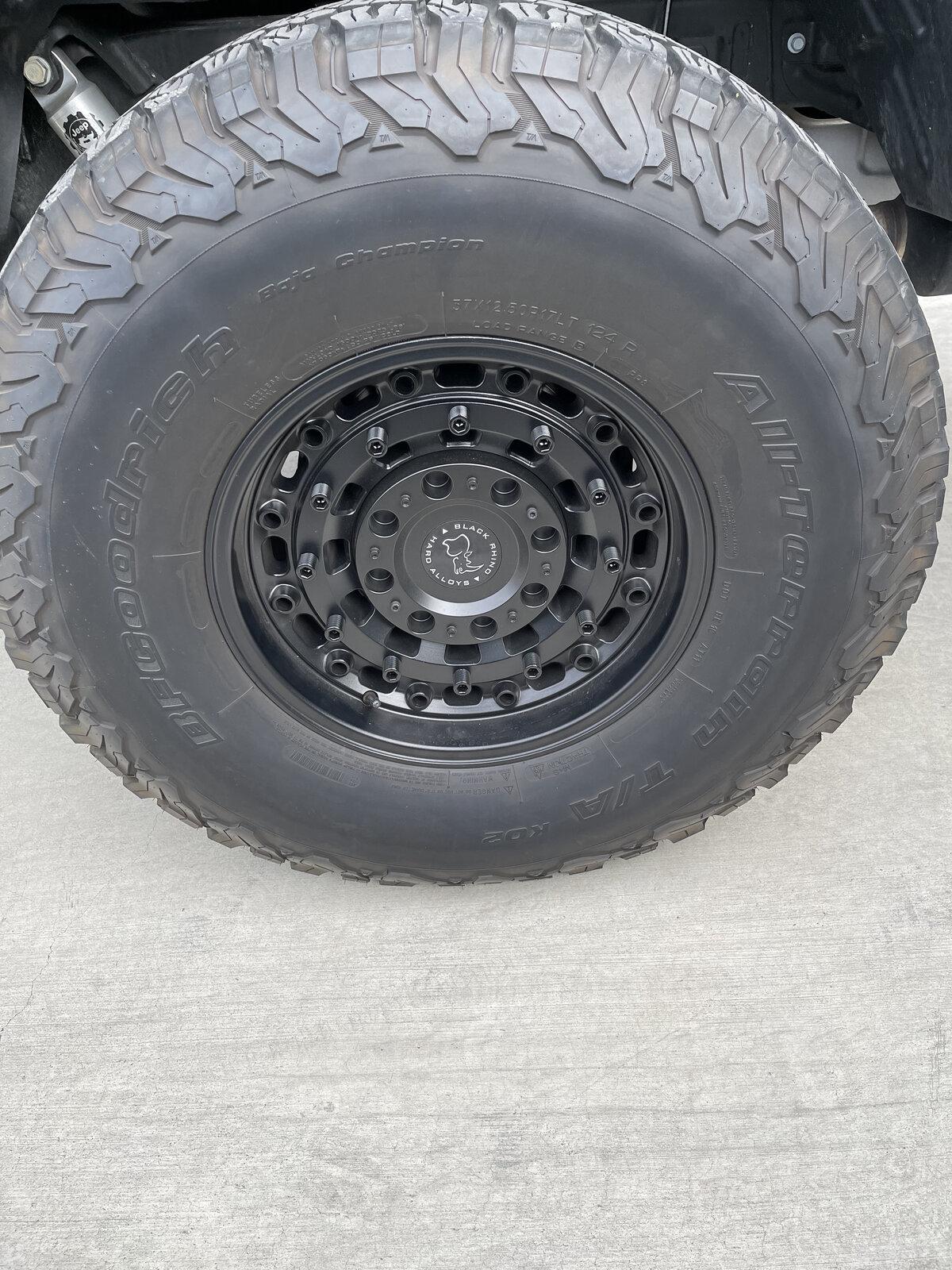 Jeep Gladiator 17" Black Rhino Arsenal Plus 37" BF GoodRich Tires IMG_0294