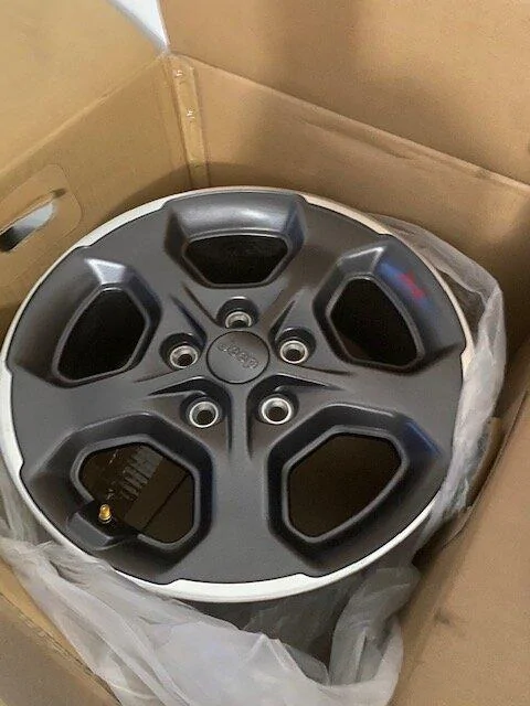 Jeep Gladiator Rubicon wheels $300 IMG_4615