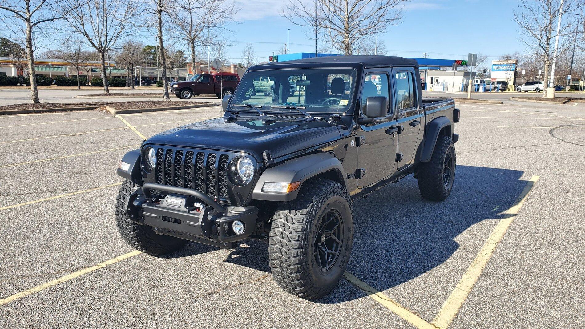 Jeep Gladiator Yes, 37's and no lift on a 21 Sport will work 4