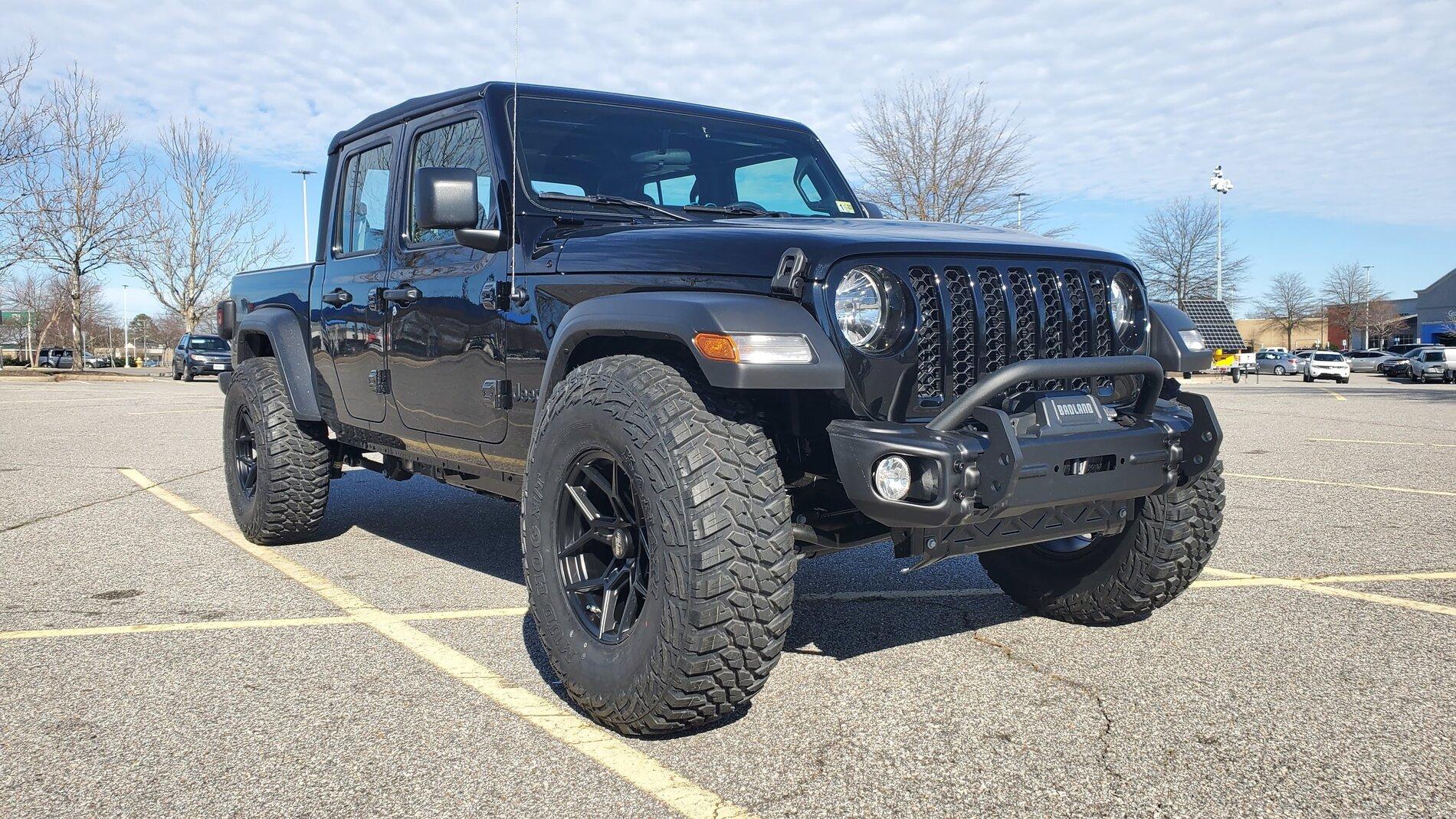 Jeep Gladiator Yes, 37's and no lift on a 21 Sport will work 5