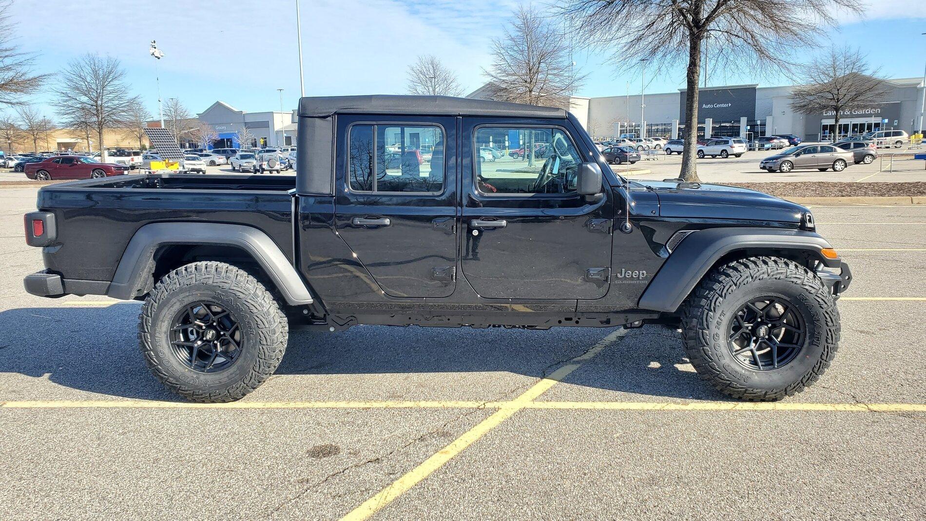 Jeep Gladiator Yes, 37's and no lift on a 21 Sport will work 6
