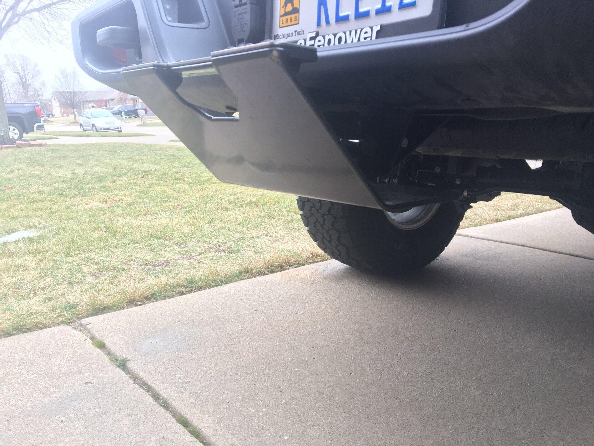 Jeep Gladiator Anyone remove the hitch when wheeling? Trailer hitch skid 2