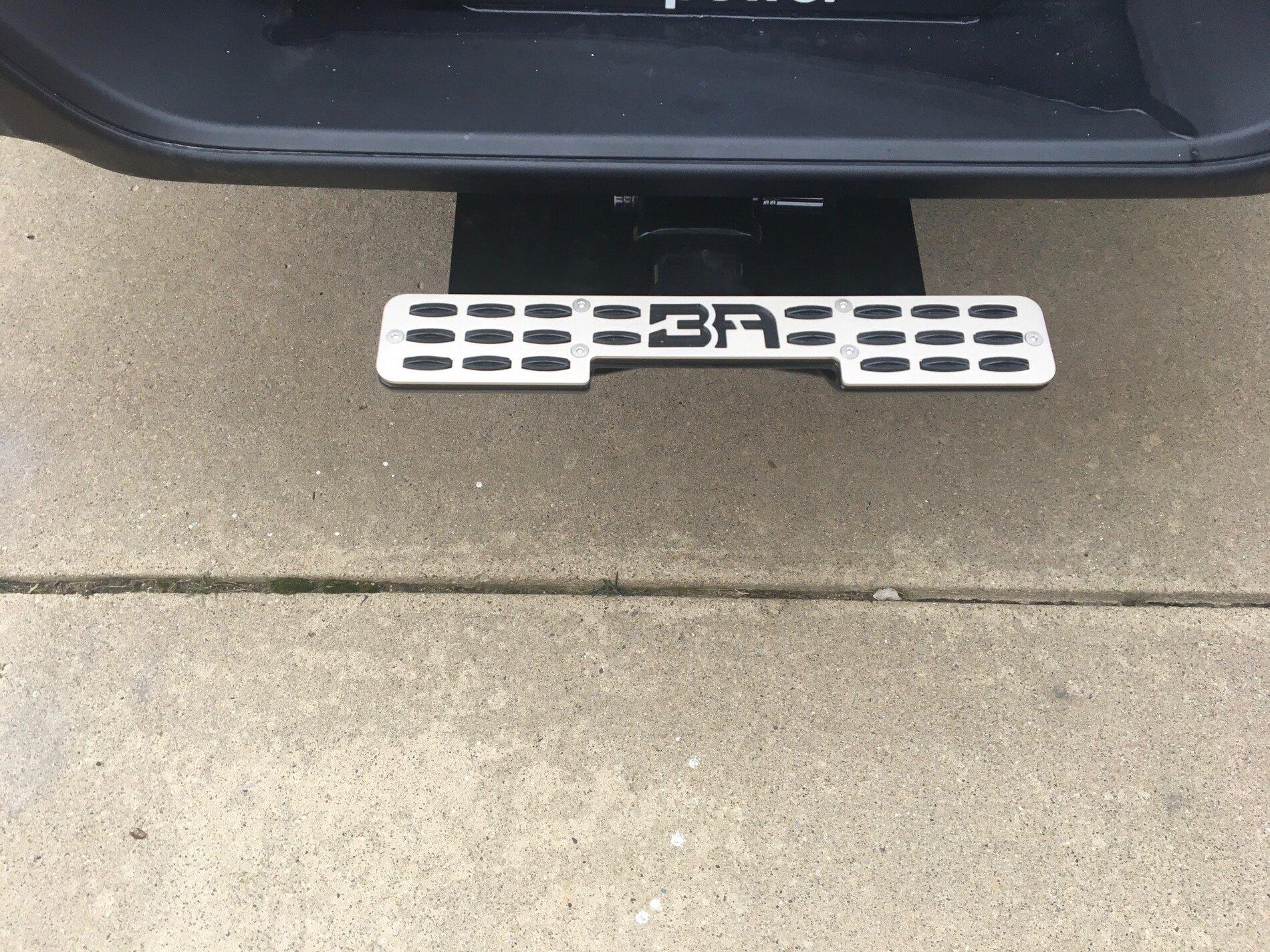 Jeep Gladiator Anyone remove the hitch when wheeling? Trailer hitch skid