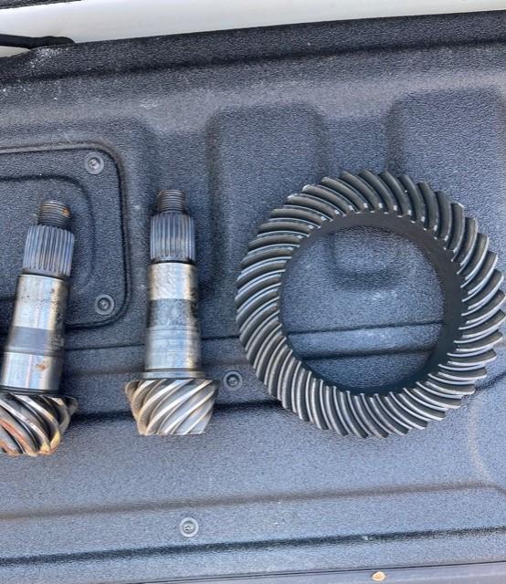 Jeep Gladiator 4.10 Gears gears 3