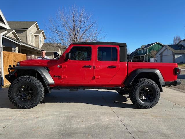 Jeep Gladiator Yes, 37's and no lift on a 21 Sport will work IMG_0849