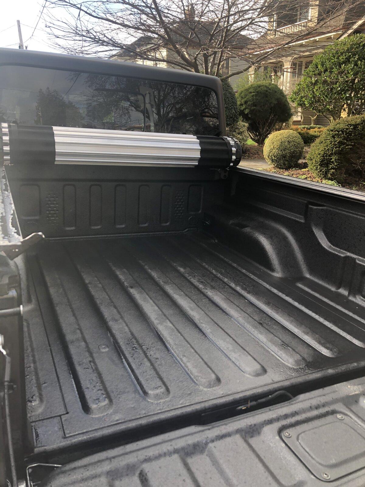 Jeep Gladiator Which bed cover do you guys recommend? BA888790-6437-4820-A3AD-22D643A98D38