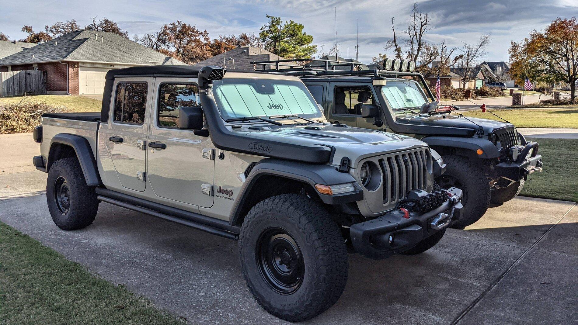 Jeep Gladiator Who Has Just The Soft Top???? Driveway Poseur Shots, Nov 20, CP_954538, Jeeps and Clouds