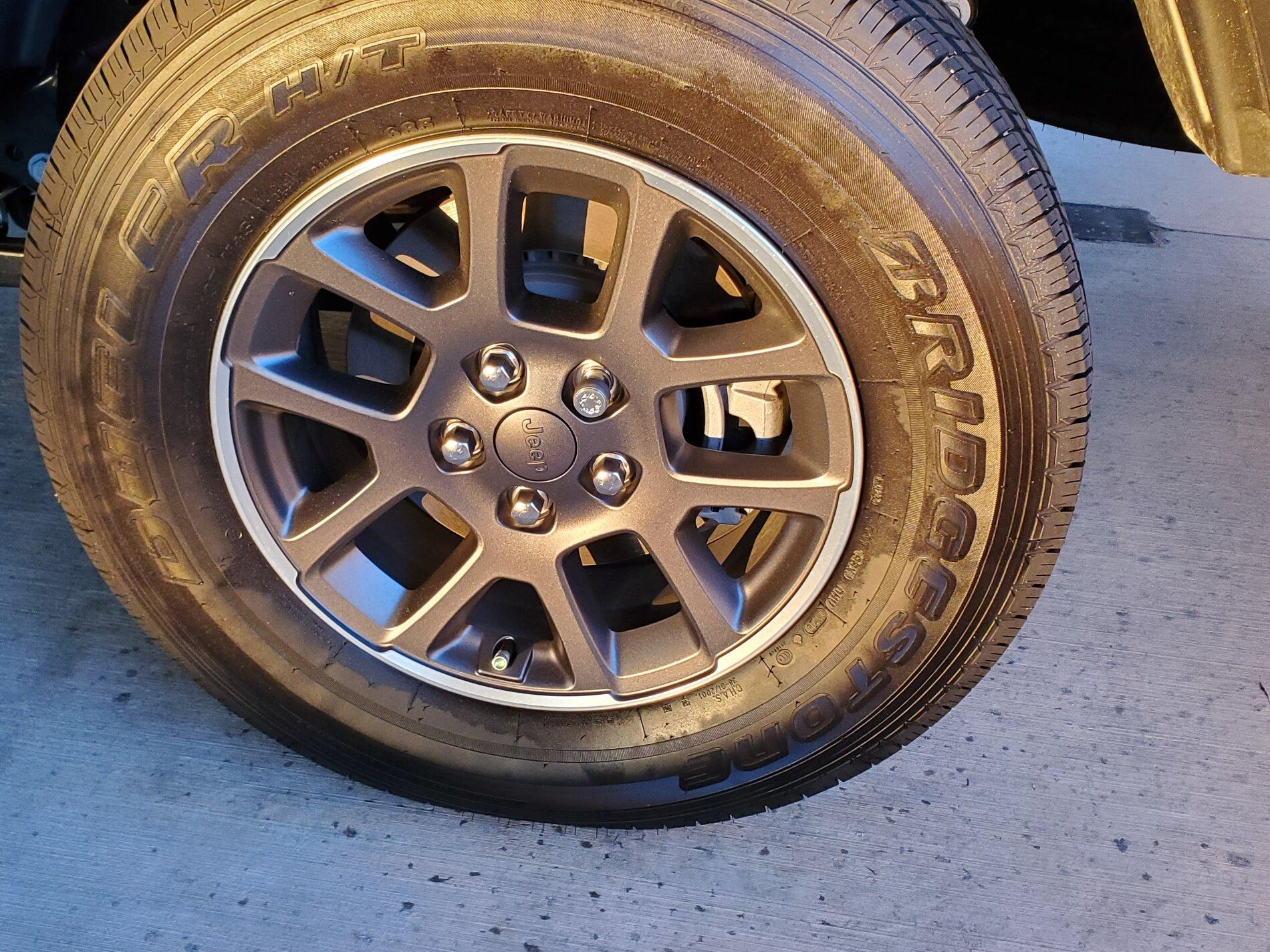 Jeep Gladiator PRICE REDUCED! 4 stock Overland Tires - Dueler H/T 685 - 255/70R18 20210122_073006