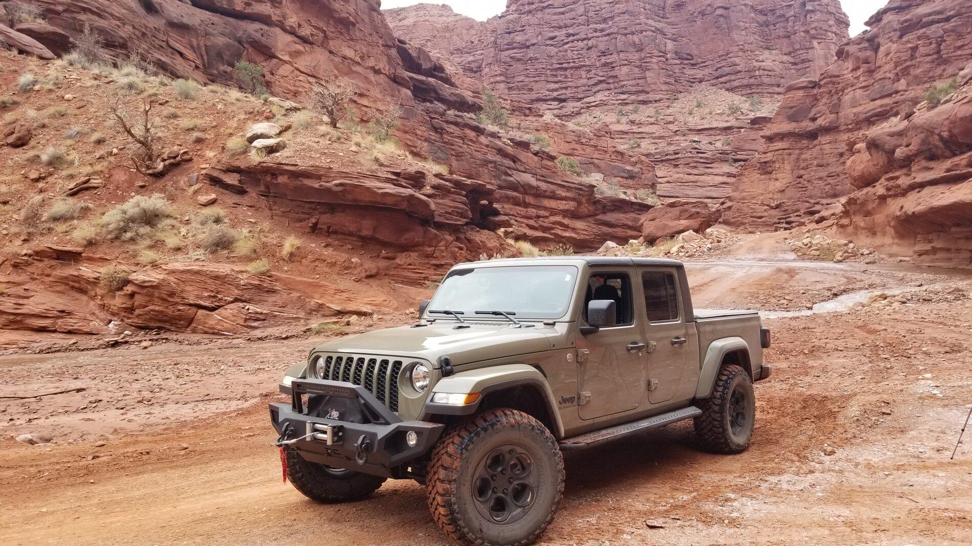 Jeep Gladiator Lets see those 17" RIMS ! 20201106_110222