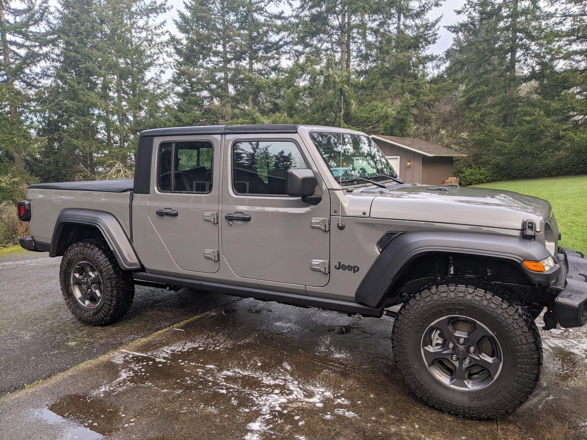 Jeep Gladiator Any max tow owners regret not getting a rubicon? PXL_20210117_172817531