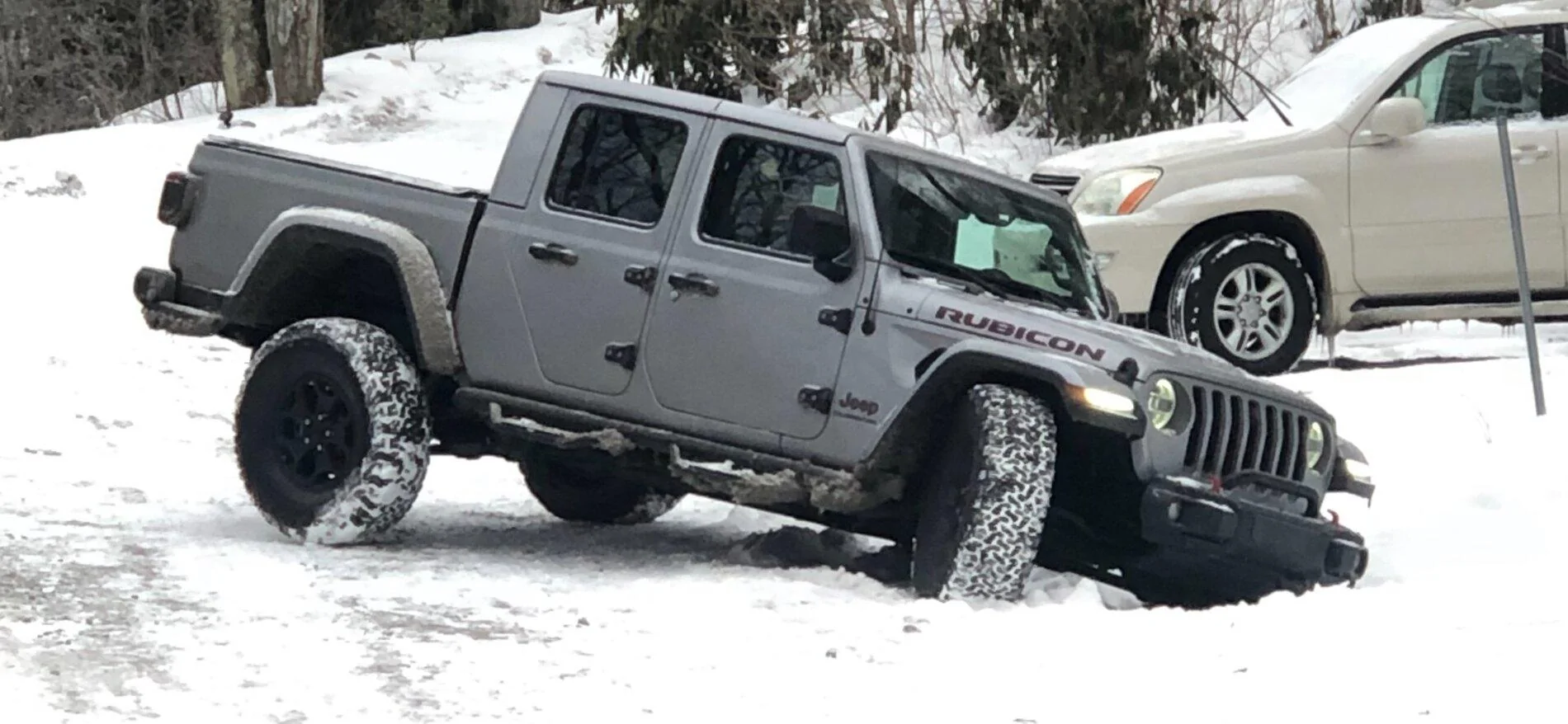 Jeep Gladiator The Gladiator goes Sking. 49333F05-1CFA-4C99-9AD0-4DDBFE1ED193