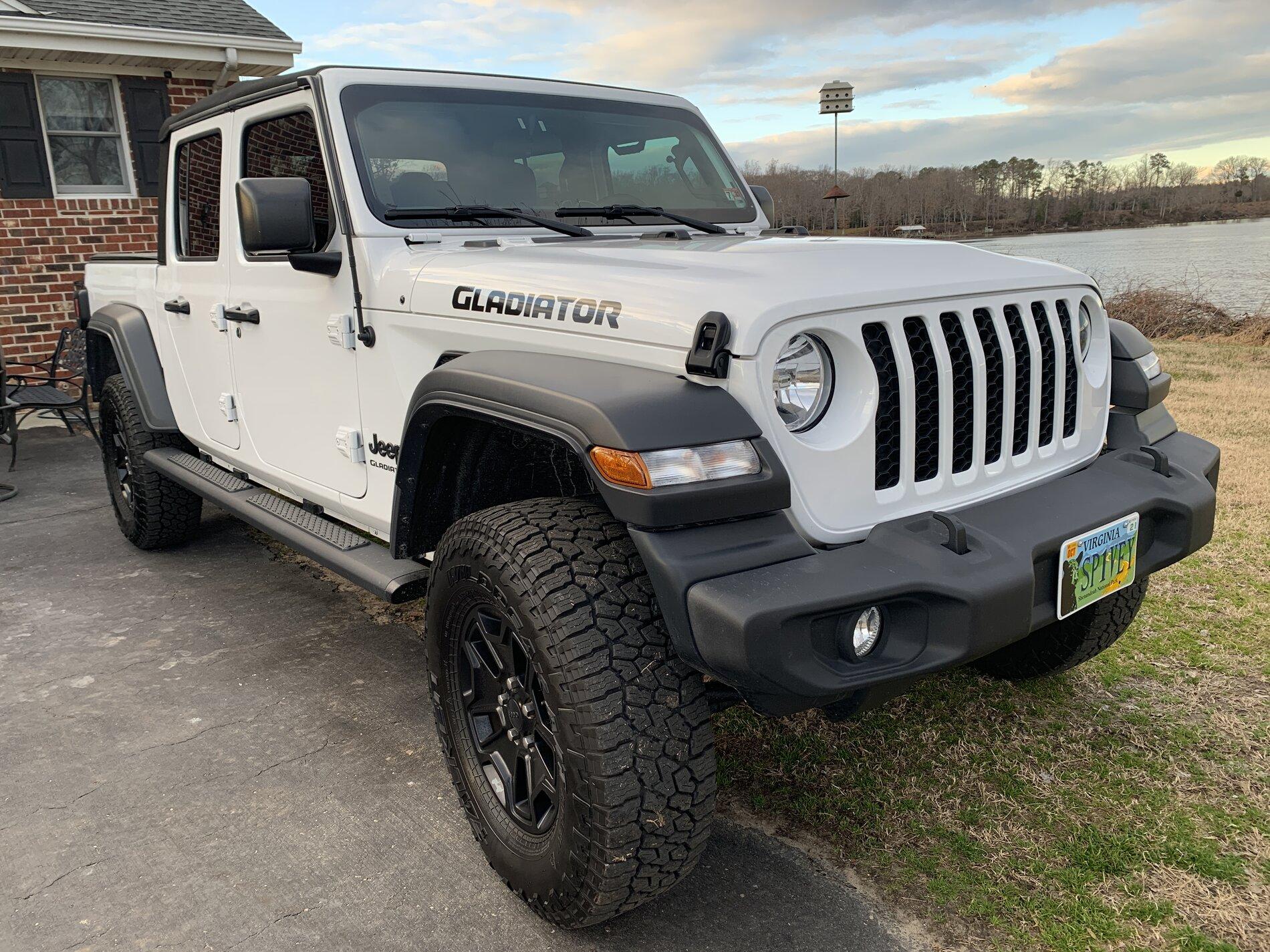 Jeep Gladiator Truck Master Designs drip rails installed, bye-bye wet pants! EE4C5116-C744-406A-929F-520E92DA4CFD