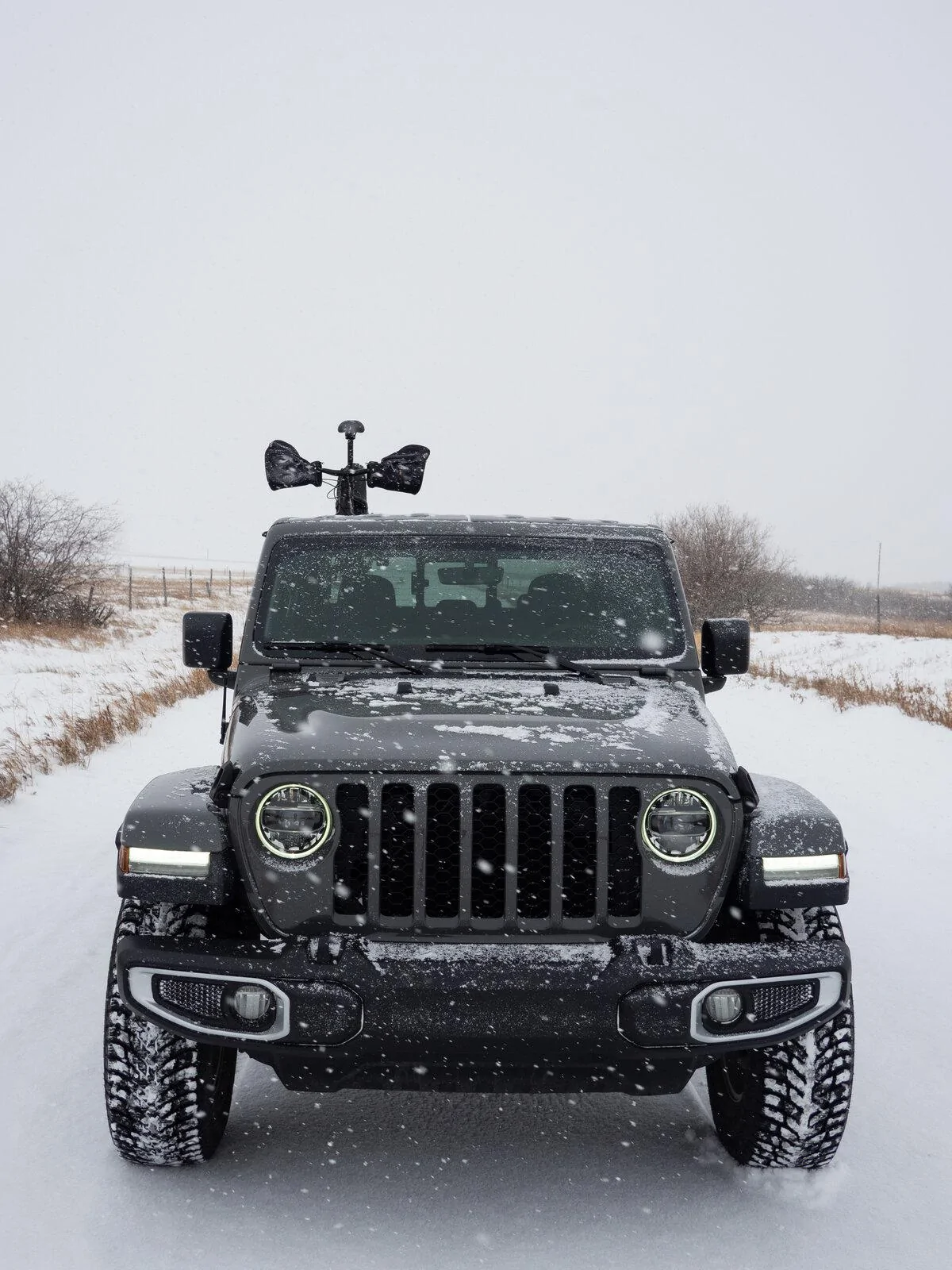 Jeep Gladiator Gladiator Glamour Shots Snow_Fat-6