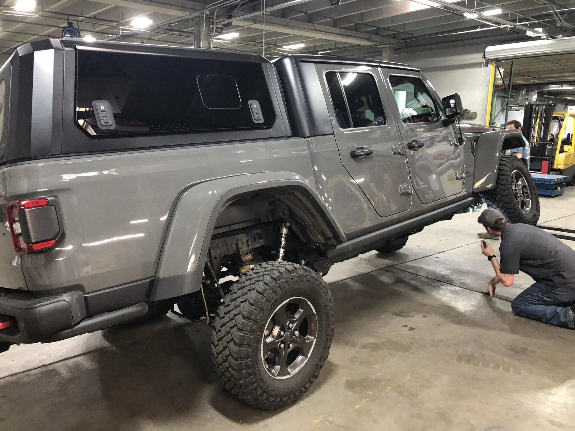 Jeep Gladiator Clayton 2.5" Overland Lift Driveway Solo Install Review IMG_1107