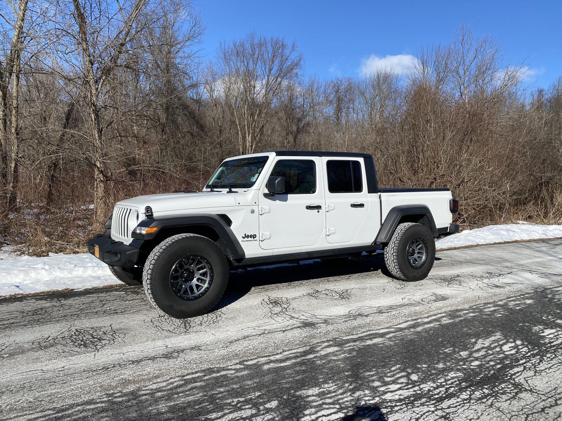 Jeep Gladiator Any max tow owners regret not getting a rubicon? 0C128E28-0FF0-42F0-A60F-F81B5CED28D7