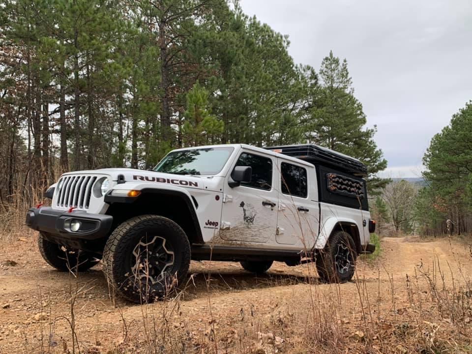 Jeep Gladiator BRIGHT WHITE Gladiator JT Club 4E2223CC-7D48-4A6E-A726-A877173A9A96