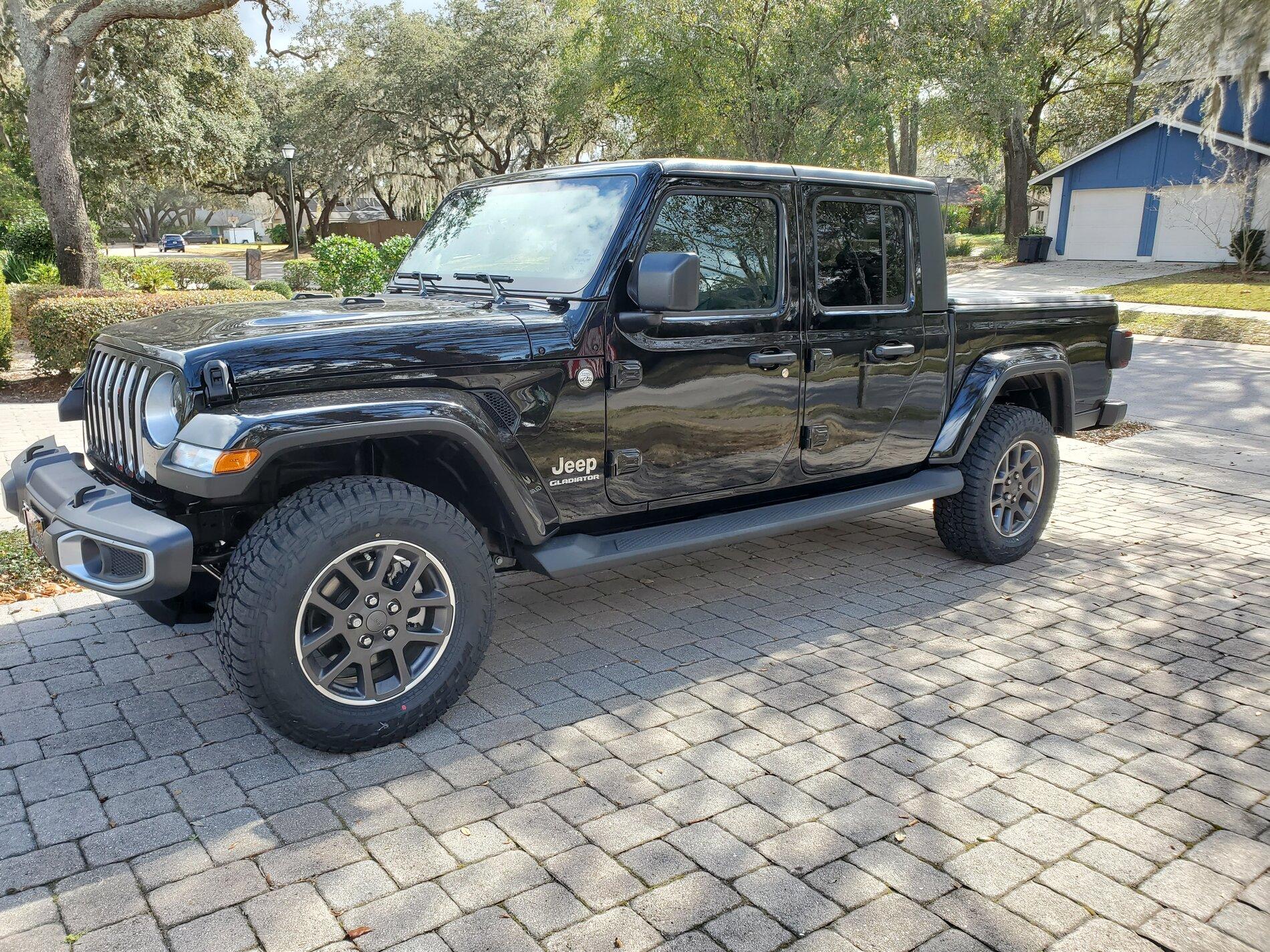 Jeep Gladiator New shoes for the Overland! 20210124_113915