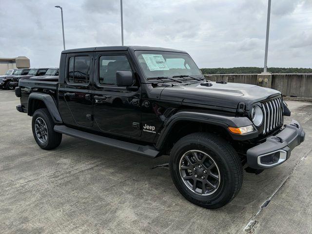 Jeep Gladiator New shoes for the Overland! cu-1